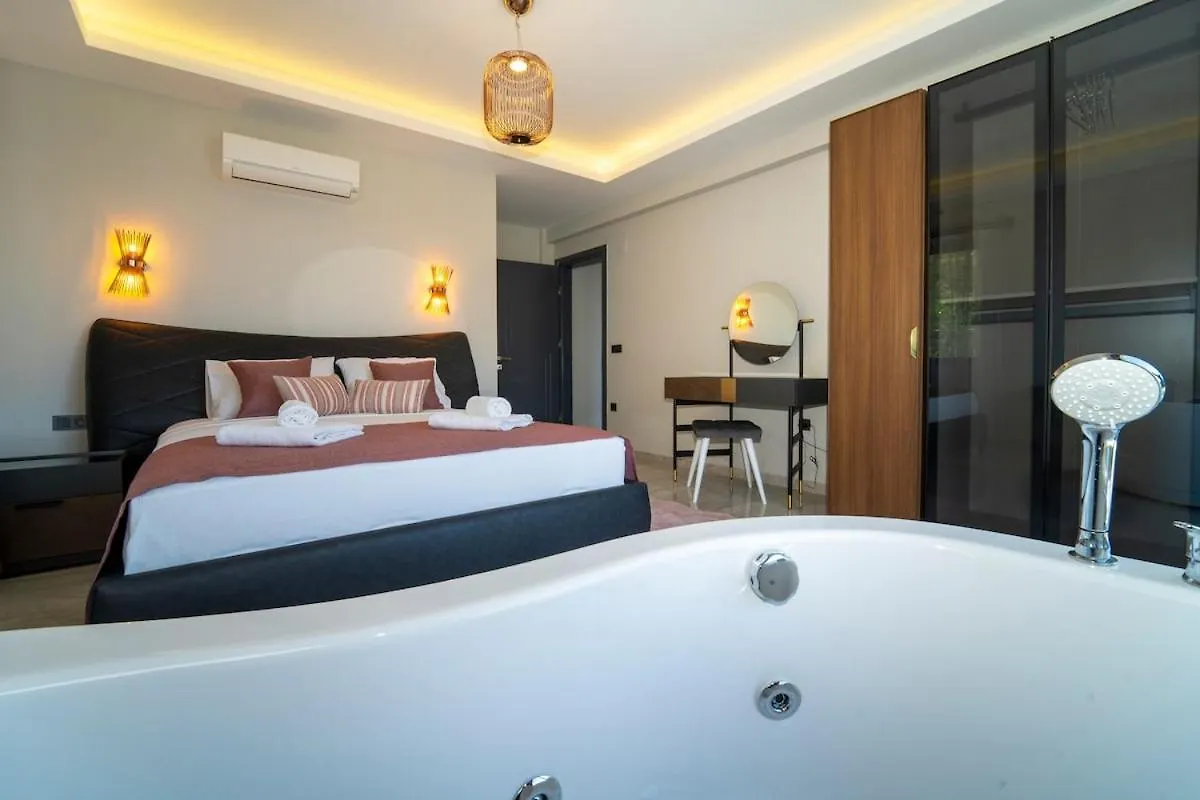 Holiday Villa With Sea View And Heated Pool Villa Mariposa 费特希耶